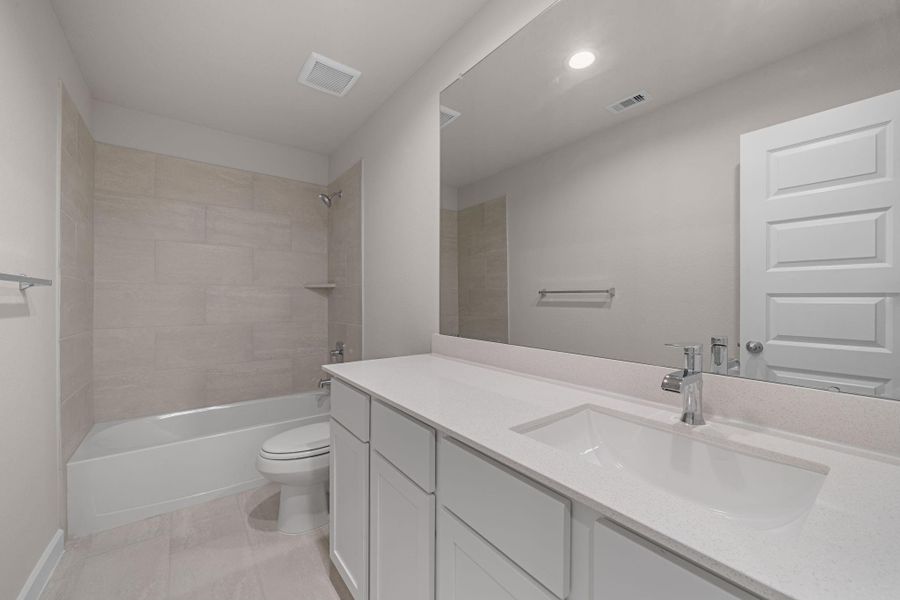 Furnished interior view inside a new home in Beacon Hill, Waller (Image 7). Furnished interior view inside a new home in Beacon Hill, Waller (Image 7).