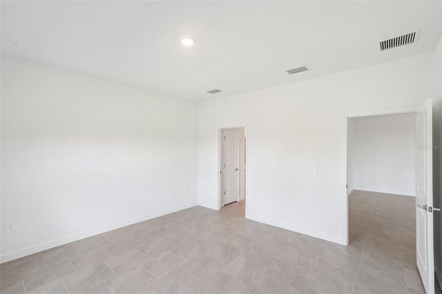 Spacious, unfurnished interior of a new home in Lennar at Turnleaf, Punta Gorda (Image 37). Spacious, unfurnished interior of a new home in Lennar at Turnleaf, Punta Gorda (Image 37).
