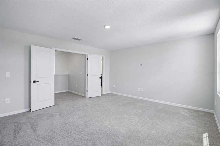 Spacious, unfurnished interior of a new home in Berry Bay, Wimauma (Image 13).