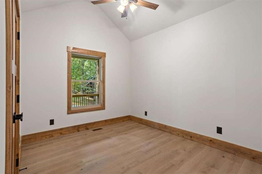 Spacious, unfurnished interior of a new home in , Ellijay (Image 24).
