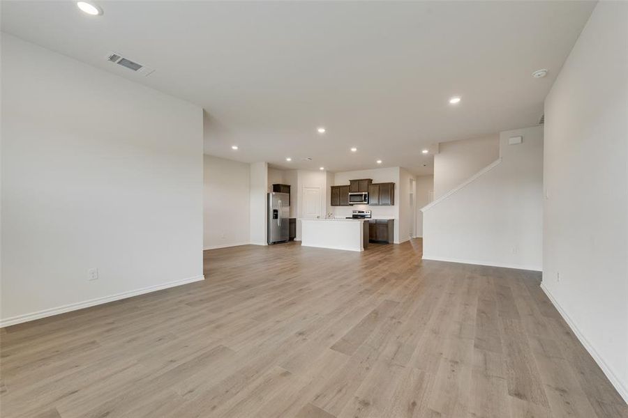 Spacious, unfurnished interior of a new home in Riverfield, Josephine (Image 15).
