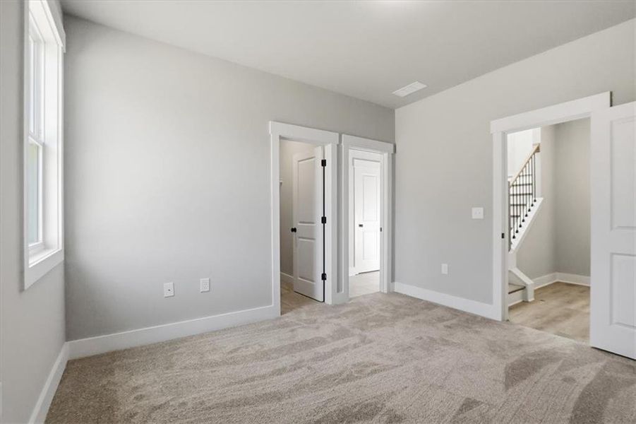 Spacious, unfurnished interior of a new home in , Statham (Image 58).