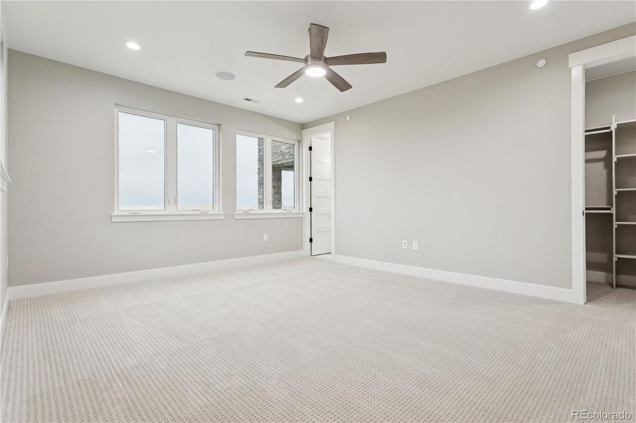 Spacious, unfurnished interior of a new home in , Hudson (Image 42).