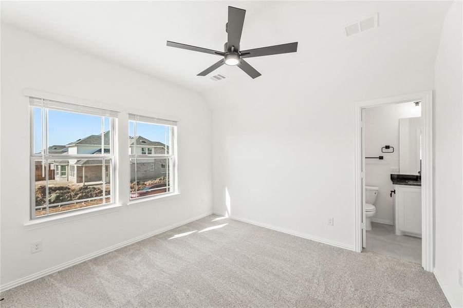 Spacious, unfurnished interior of a new home in Creekview Meadows, Celina (Image 37).