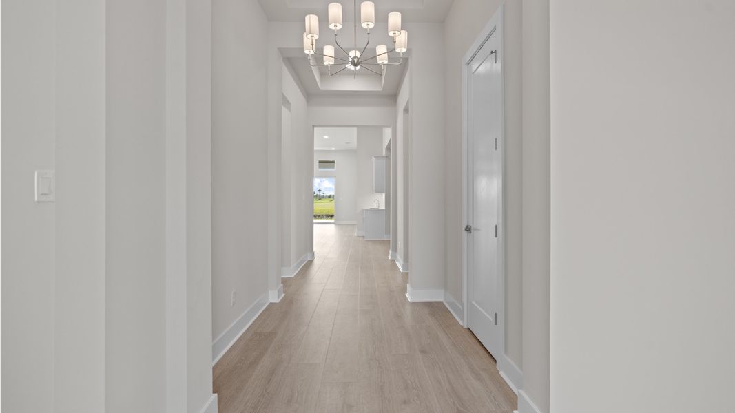 Spacious, unfurnished interior of a new home in Glynlea Country Club, Port St. Lucie (Image 17).