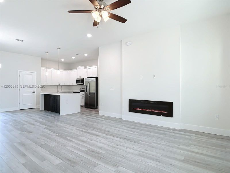 Spacious, unfurnished interior of a new home in , Port Charlotte (Image 25).