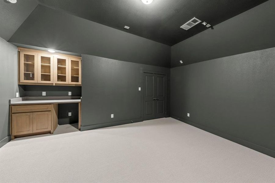 Spacious, unfurnished interior of a new home in Cambridge Estates - Harwood, Prosper (Image 30).