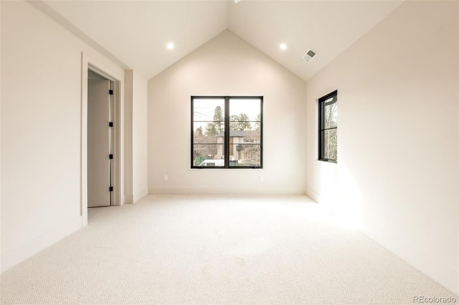 Spacious, unfurnished interior of a new home in , Denver (Image 20).