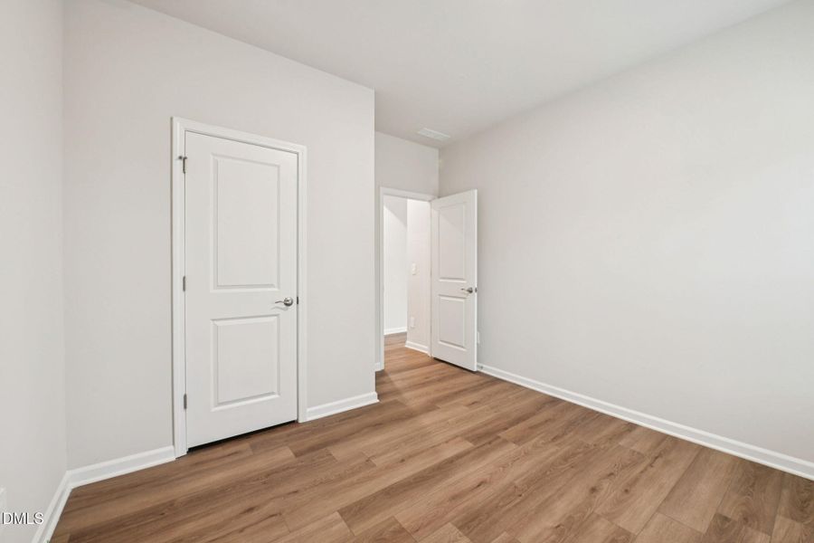 19-web-or-mls-Raleigh - Oak Manor - 121