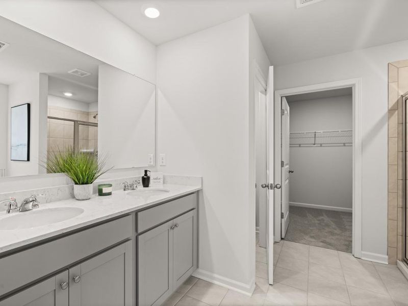 Furnished interior view inside a new home in Falcon Landing, Gainesville (Image 4).