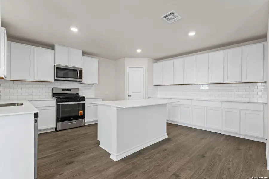 Furnished interior view inside a new home in Steele Creek, Cibolo (Image 4).