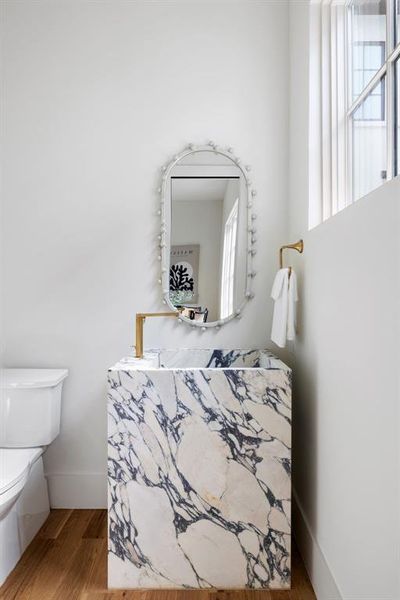 Furnished interior view inside a new home in , Dallas (Image 21).