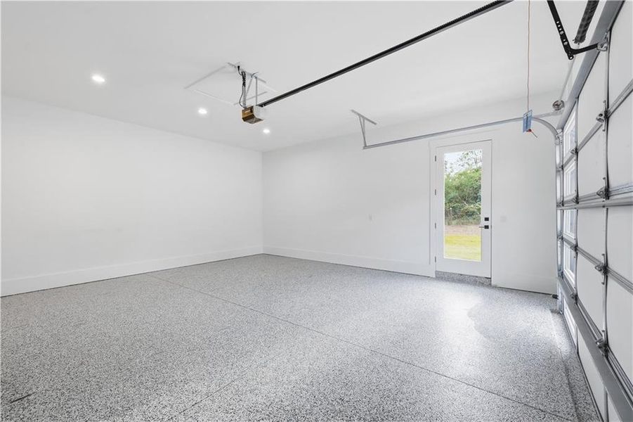 Spacious, unfurnished interior of a new home in , Monroe (Image 71).