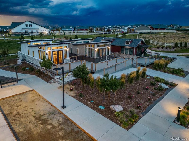 Community amenities in , Aurora (Image 17).