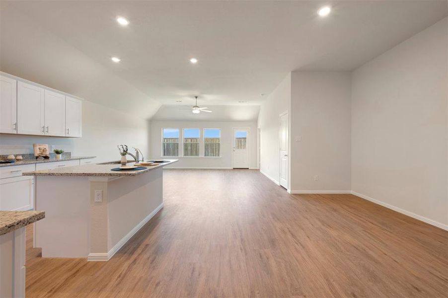 Spacious, unfurnished interior of a new home in Tarrytown, Crowley (Image 19).