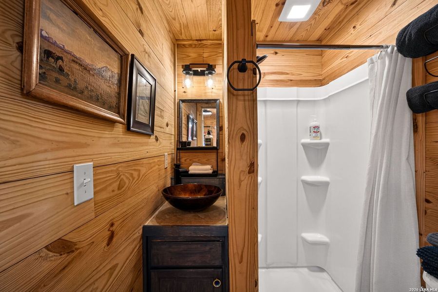 Furnished interior view inside a new home in , Bandera (Image 3).