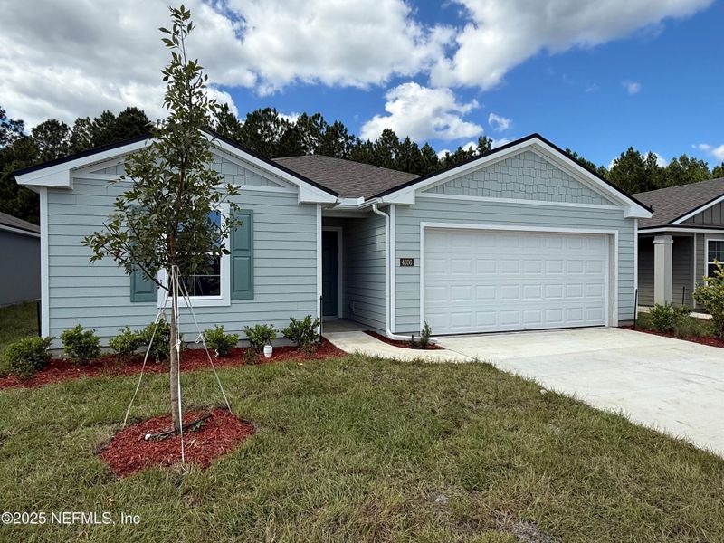 Exterior details and patio area of a home in The Arbors, Jacksonville (Image 3).