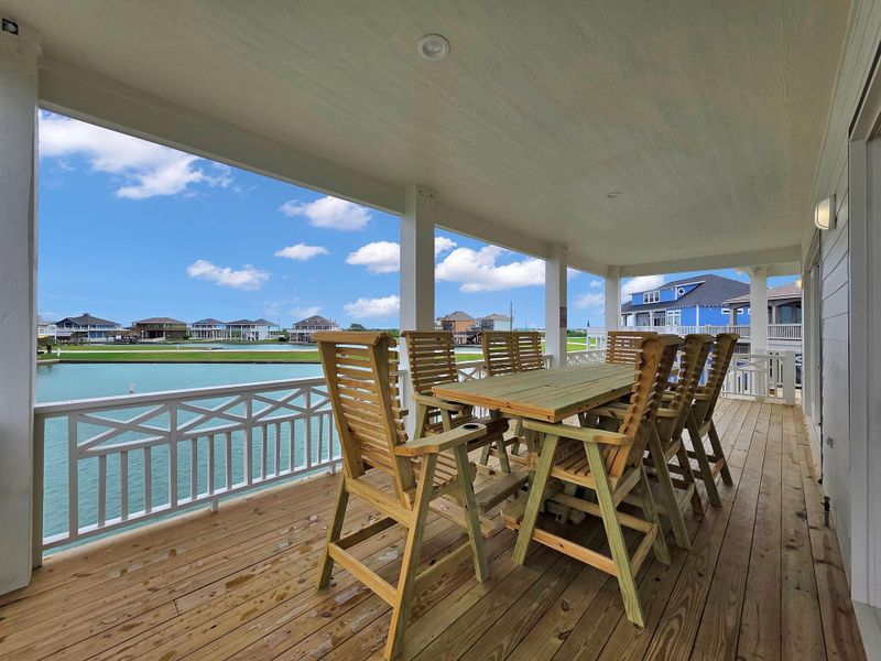 Main deck, entertaining area