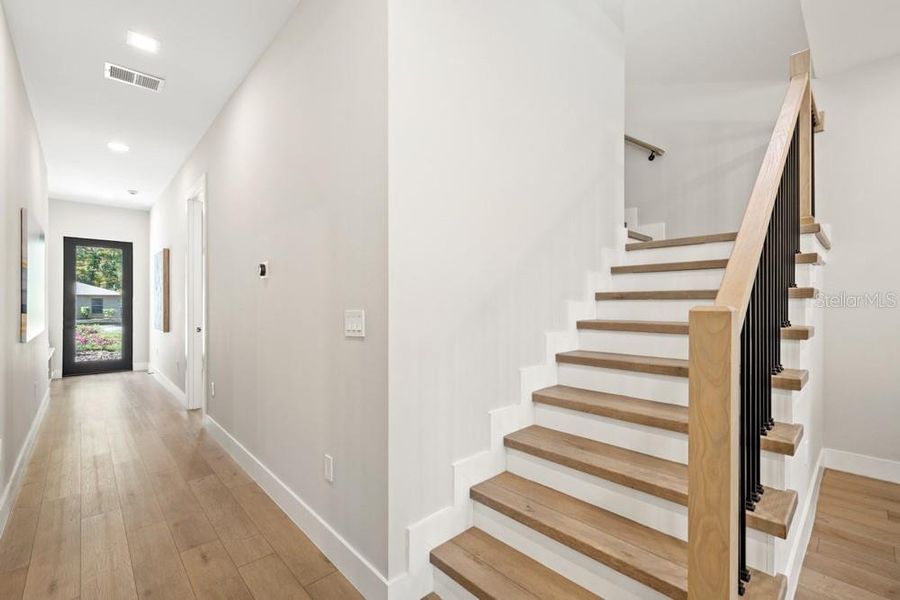 Spacious, unfurnished interior of a new home in , Orlando (Image 31).