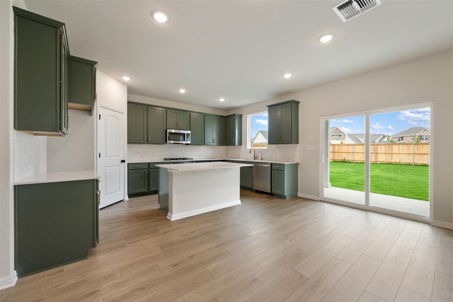 Furnished interior view inside a new home in Berry Creek Highlands, Georgetown (Image 11).