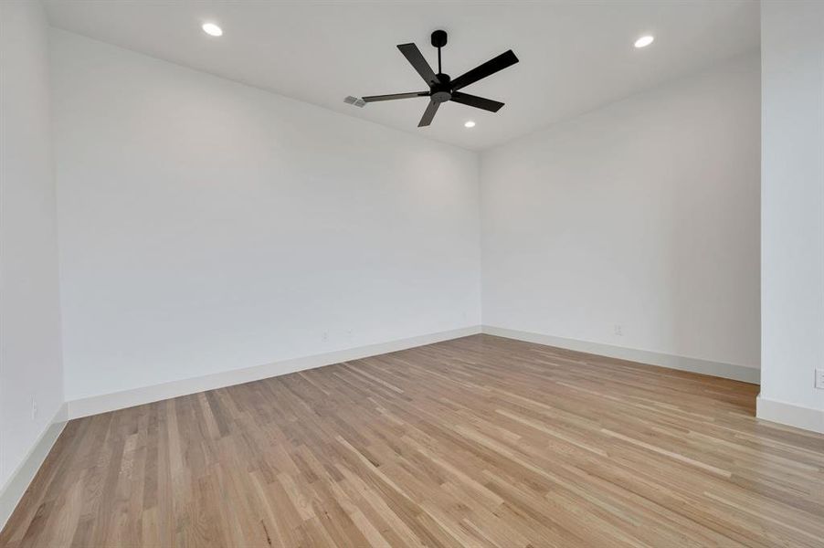 Spacious, unfurnished interior of a new home in , Midlothian (Image 25).