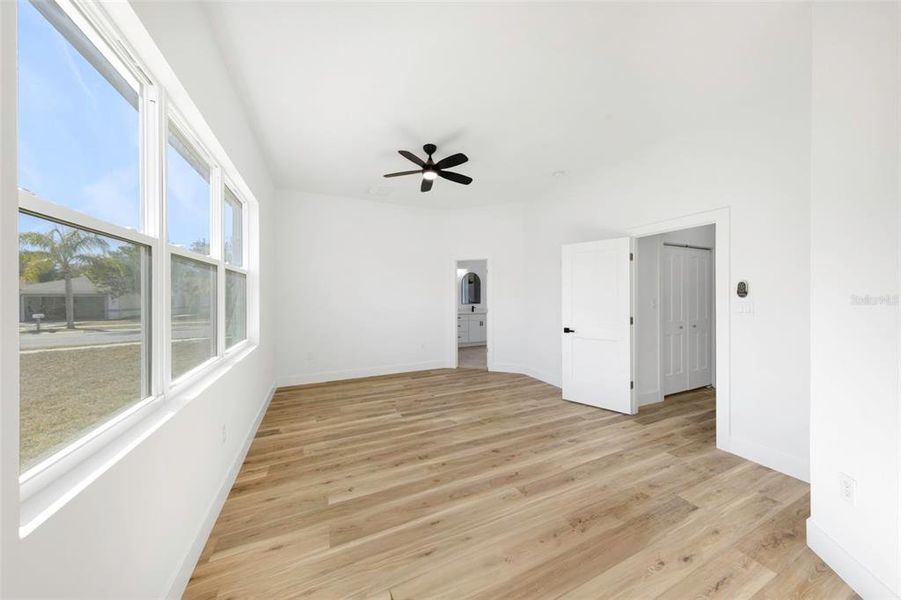 Spacious, unfurnished interior of a new home in , Hudson (Image 46).
