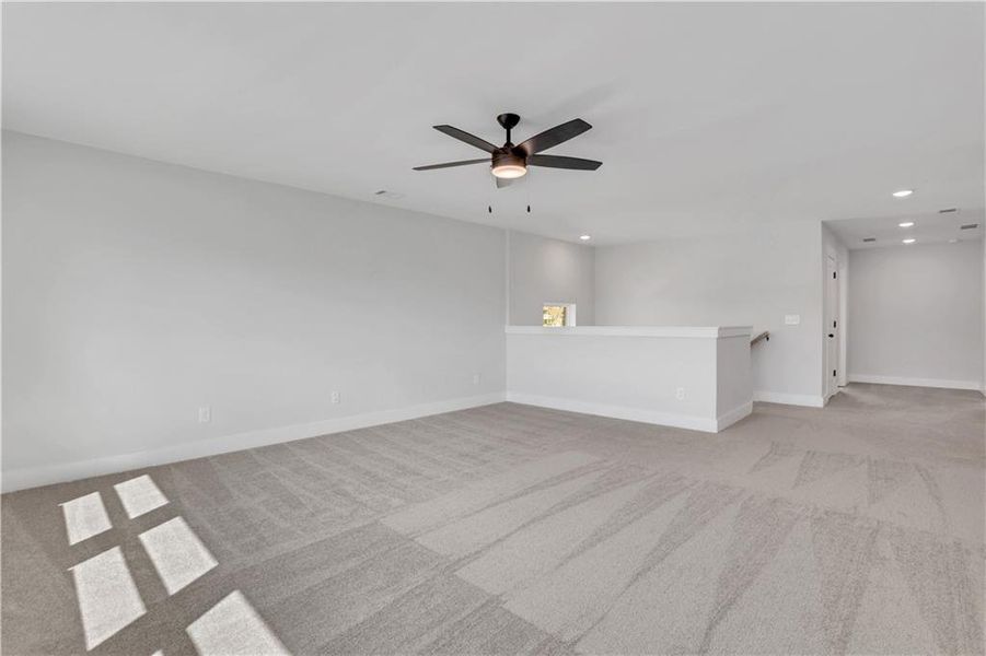 Spacious, unfurnished interior of a new home in Cambridge, Flowery Branch (Image 42). Spacious, unfurnished interior of a new home in Cambridge, Flowery Branch (Image 42).