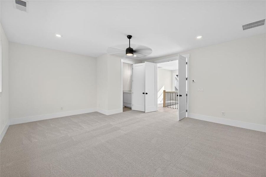 Spacious, unfurnished interior of a new home in , Jefferson (Image 25).