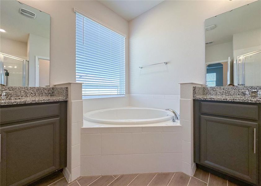 Furnished interior view inside a new home in , Winter Garden (Image 5).