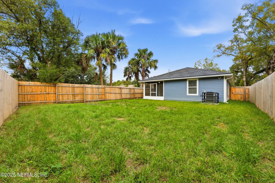 Exterior details and patio area of a home in , Jacksonville (Image 18).