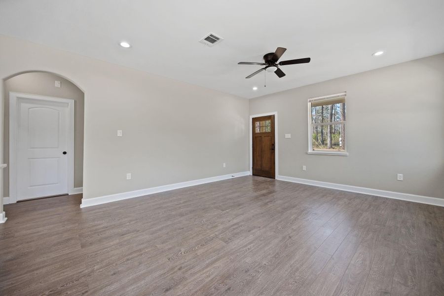 Spacious, unfurnished interior of a new home in , Shepherd (Image 15).