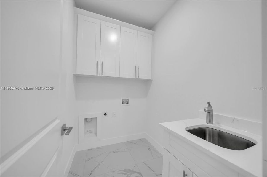 Furnished interior view inside a new home in , Lehigh Acres (Image 9). Furnished interior view inside a new home in , Lehigh Acres (Image 9).