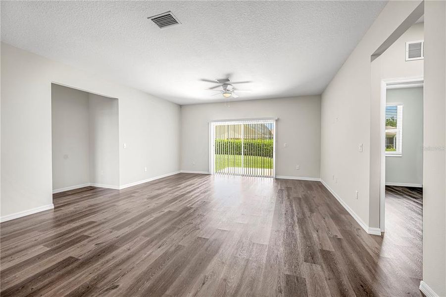 Spacious, unfurnished interior of a new home in , Weeki Wachee (Image 31).