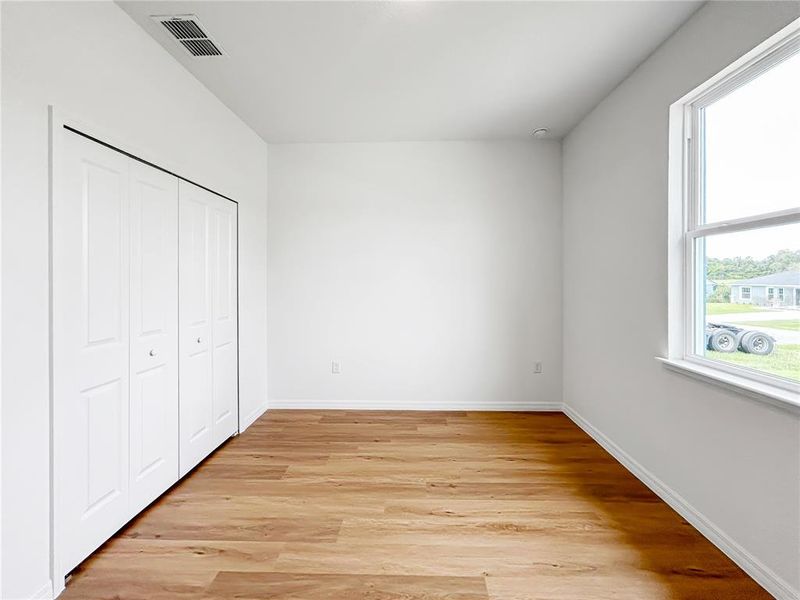 Spacious, unfurnished interior of a new home in , Ocala (Image 14).