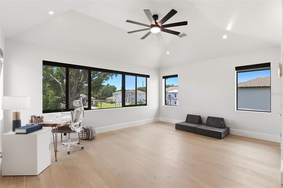 Furnished interior view inside a new home in , Gotha (Image 29).