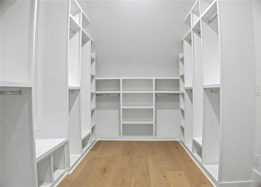 Spacious, unfurnished interior of a new home in , Monroe (Image 25).