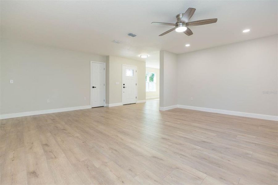 Spacious, unfurnished interior of a new home in , Dade City (Image 19).