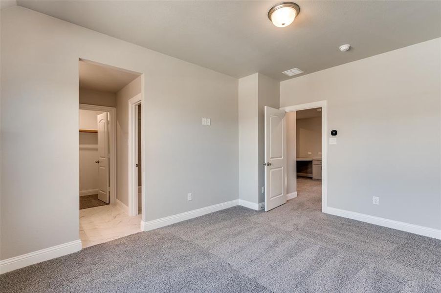 Spacious, unfurnished interior of a new home in , Mansfield (Image 32).