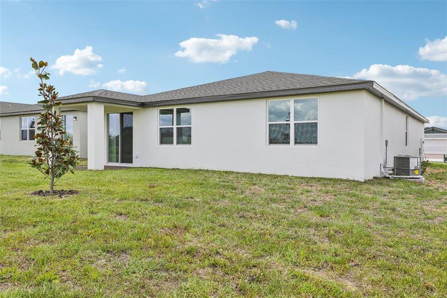 Exterior details and patio area of a home in Hamilton Bluff - Signature Series, Lake Hamilton (Image 26).