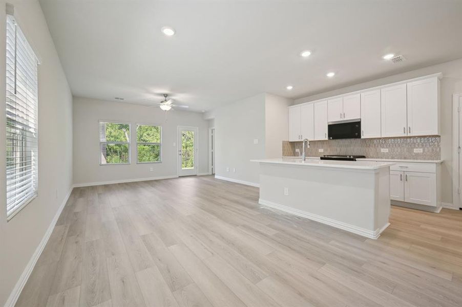 Photo is not of the actual home, but is an inspirational photo of builder’s model home and may depict options, furnishings, and/or decorator features that are not included. Photo is not of the actual home, but is an inspirational photo of builder’s model home and may depict options, furnishings, and/or decorator features that are not included.