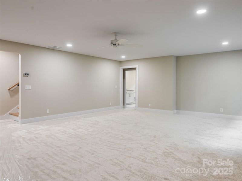 Spacious, unfurnished interior of a new home in , Hendersonville (Image 18).