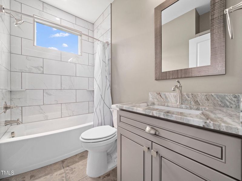 D6EFE6B0-43BF-4FF0-B520-87B295184EFE