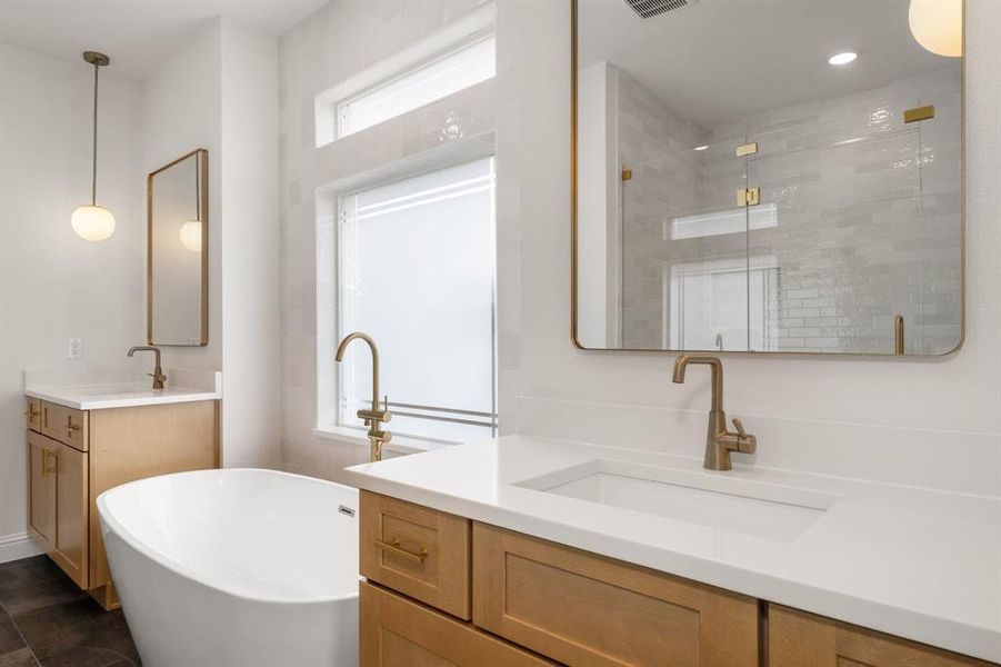 Furnished interior view inside a new home in , Glenn Heights (Image 10).