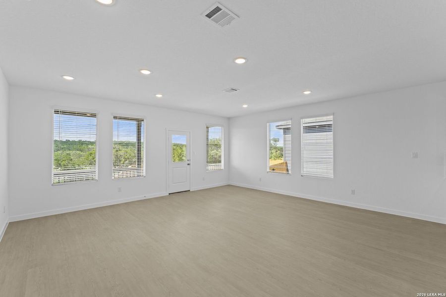 Spacious, unfurnished interior of a new home in Waterwheel, San Antonio (Image 16).