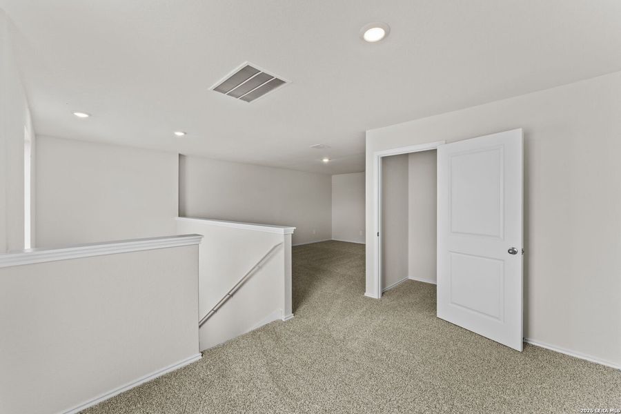 Spacious, unfurnished interior of a new home in Swenson Heights, Seguin (Image 17).