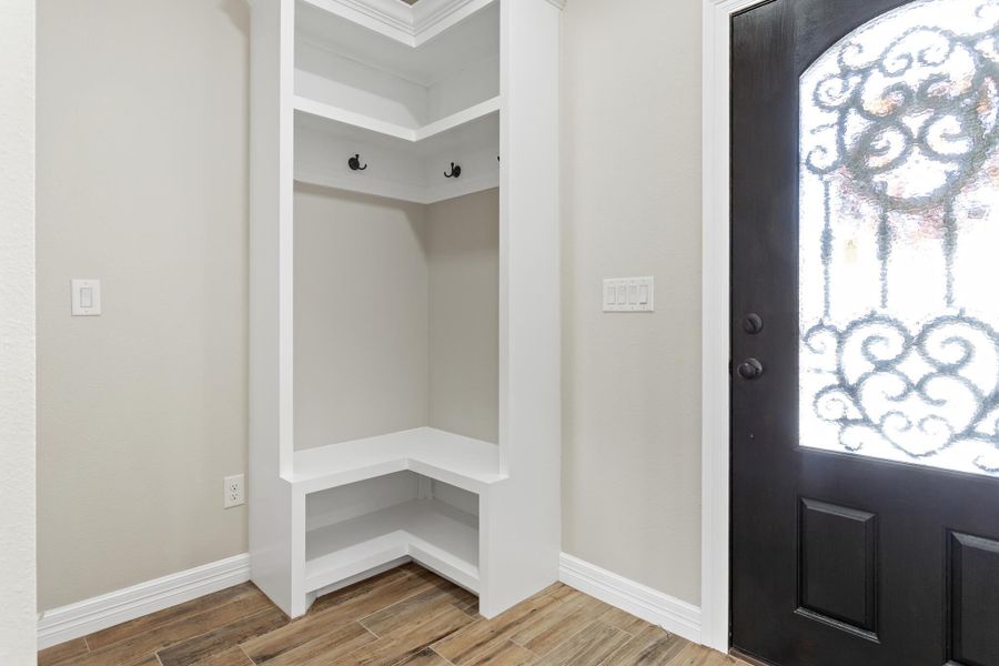 Spacious, unfurnished interior of a new home in , Port Neches (Image 29).