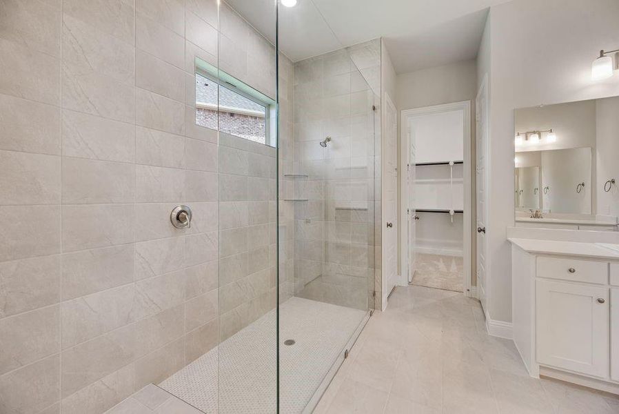 Furnished interior view inside a new home in Bayside, Rowlett (Image 10).