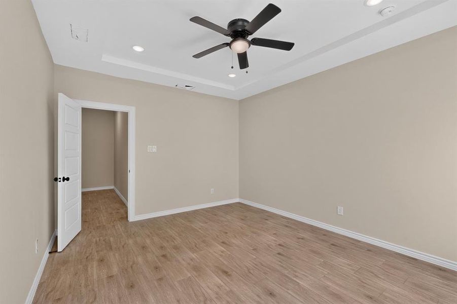 Spacious, unfurnished interior of a new home in , Gainesville (Image 28).