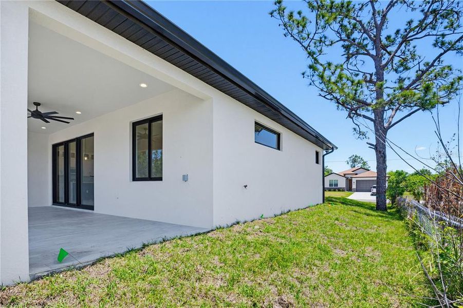 Exterior details and patio area of a home in , North Port (Image 4).