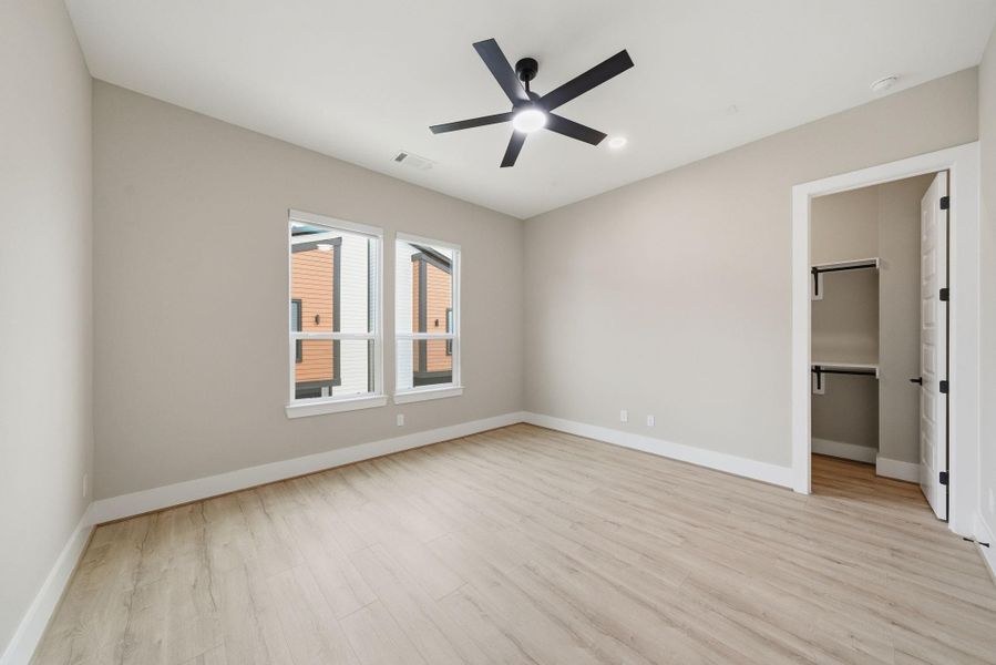 Spacious, unfurnished interior of a new home in , Houston (Image 32).